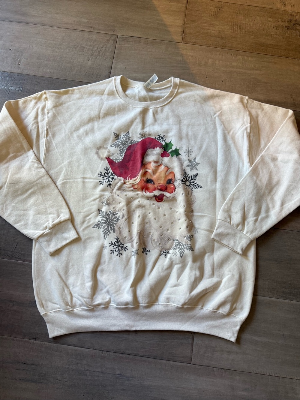 NWOT White Vintage Santa Graphic Sweatshirt - Men Sweaters